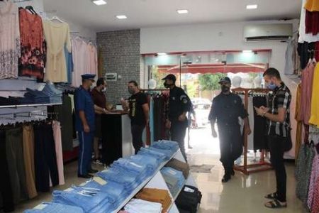 بسبب عدم الالتزام بتدابير الوقاية من فيروس كورونا.. غلق مئات المحلات والأسواق والمراكز التجارية بالعاصمة