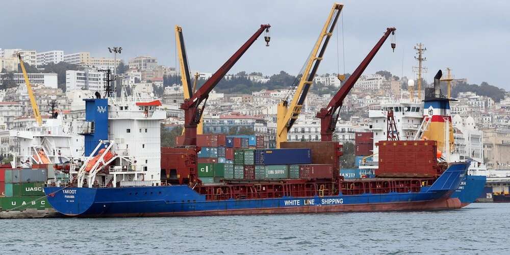 الطيب عبود: نحو اقتناء 7 رافعات للبواخر وفتح 1100 منصب شغل للشباب