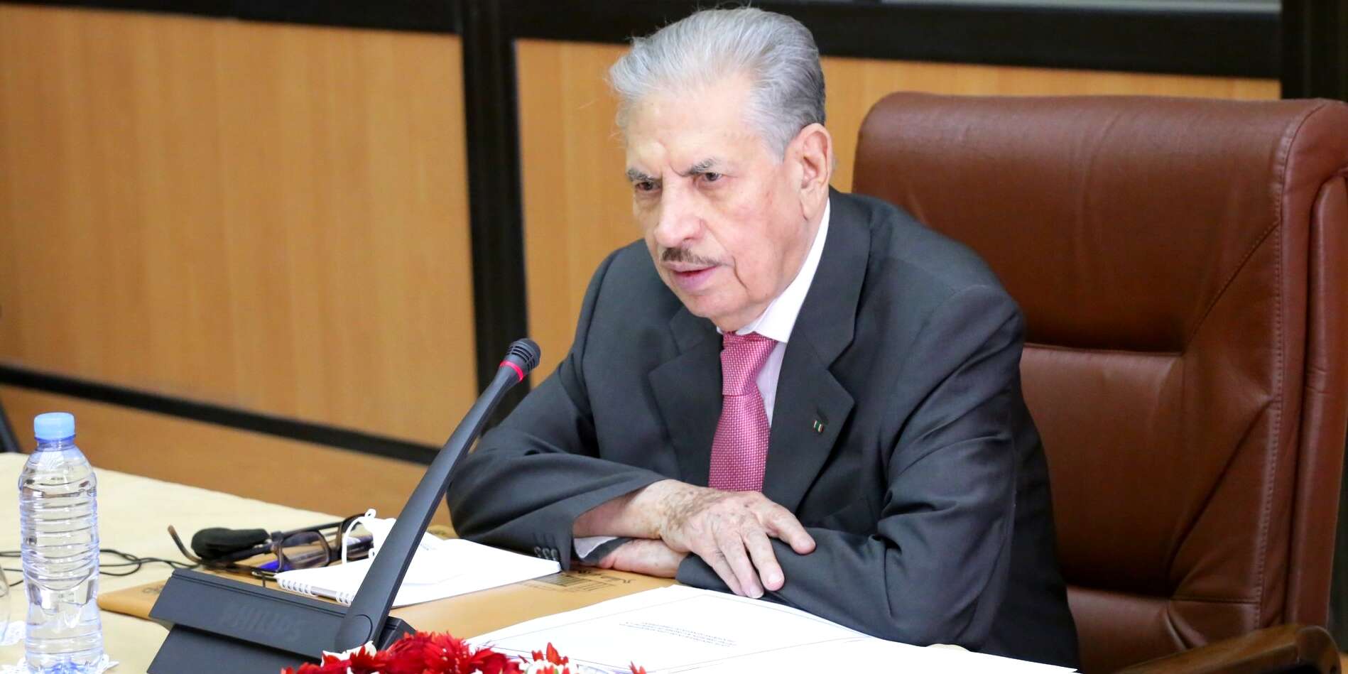 رئيس مجلس الأمة ، يؤكد: الدستور منبثق من برنامج الرئيس والكلمة الأخيرة للشعب