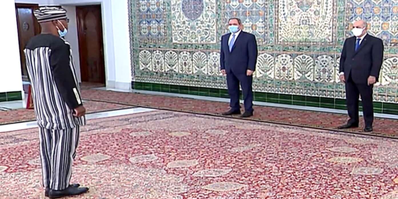 الرئيس تبون يتسلم أوراق اعتماد أربعة سفراء جدد بالجزائر