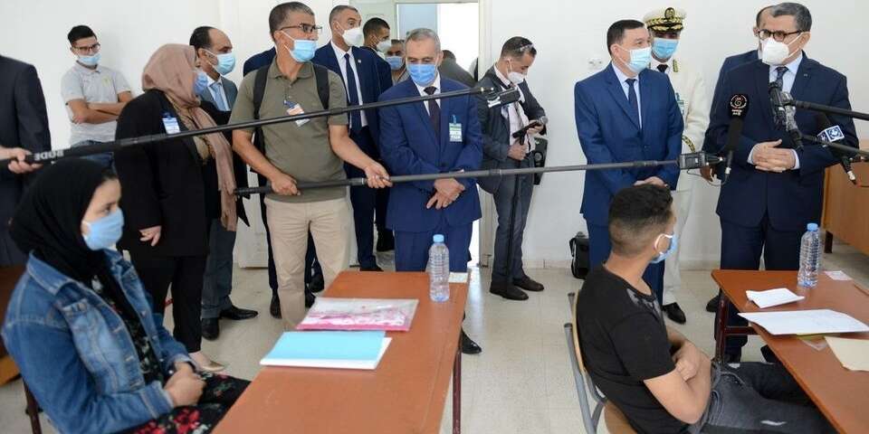 اليوم الاول من الباك: مواضيع سهلة وواجعوط يفي بوعوده.. اقصاء مترشحين بسبب التاخر وتوفير 6ملايين كمامة للحماية من “الكورونا”