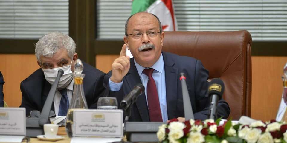 السجن المؤبد لمرتكبي جرائم عصابات الأحياء.. المحاكمة عن بعد ضمنت مواصلة العدالة خلال أزمة كورونا