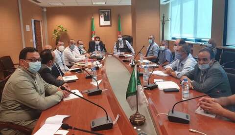 رزيق يجتمع مع منتجي ومستوردي المستلزمات والأدوات المدرسية.. أسعار الأدوات المدرسية لن تعرف أي ارتفاع