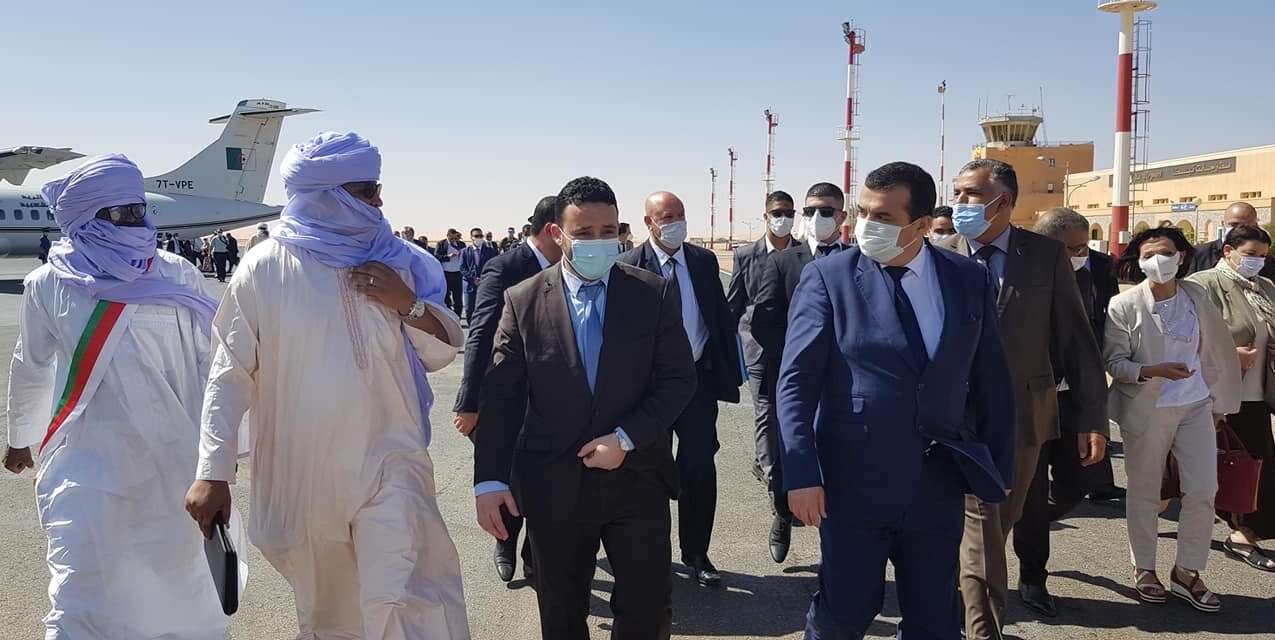 وفد حكومي يحط في إيليزي
