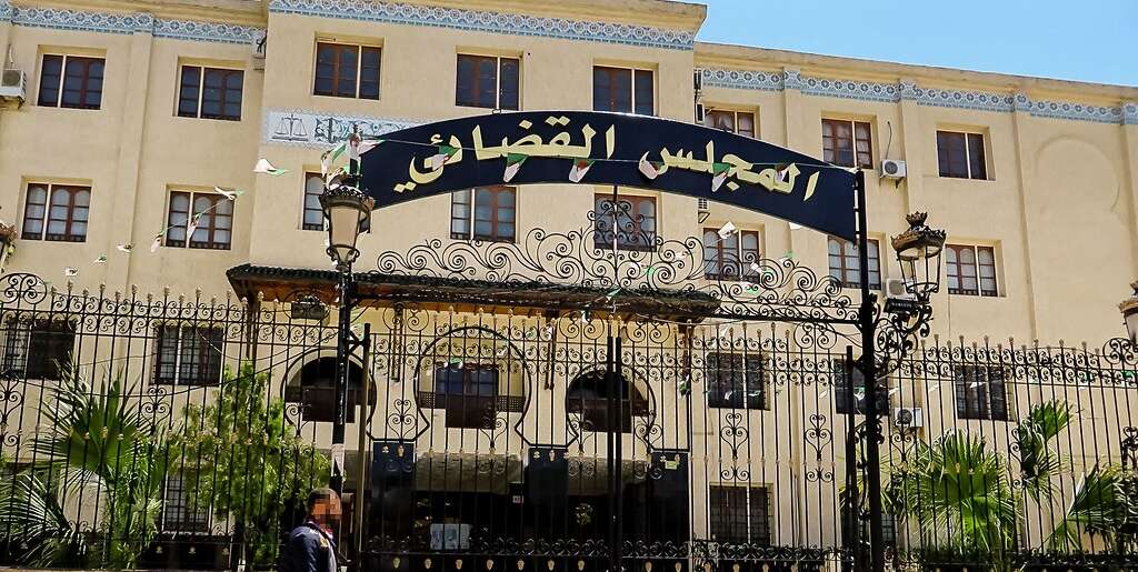 النيابة العامة لمجلس قضاء البليدة تؤكد: السيدة التي تداولت مواقع التواصل الاجتماعي خبر وفاتها كانت طبيعية