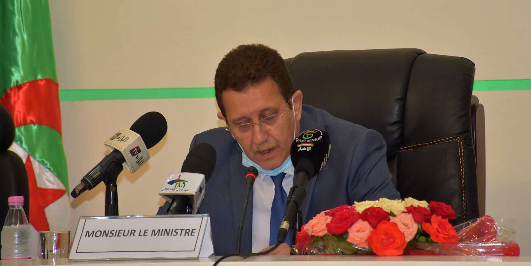 تعزيز الأمن الغذائي محل تشاور بين الوزارة و الشركاء الاجتماعيين.. حمداني وعليوي يناقشان العراقيل التي يواجهها الفلاحون و الموالون