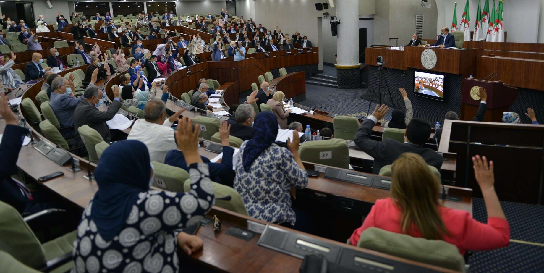 قبل عرضه على مجلس الأمة ثم الاستفتاء عليه من طرف.. البرلمان يقول كلمته هذا الخميس حول الدستور