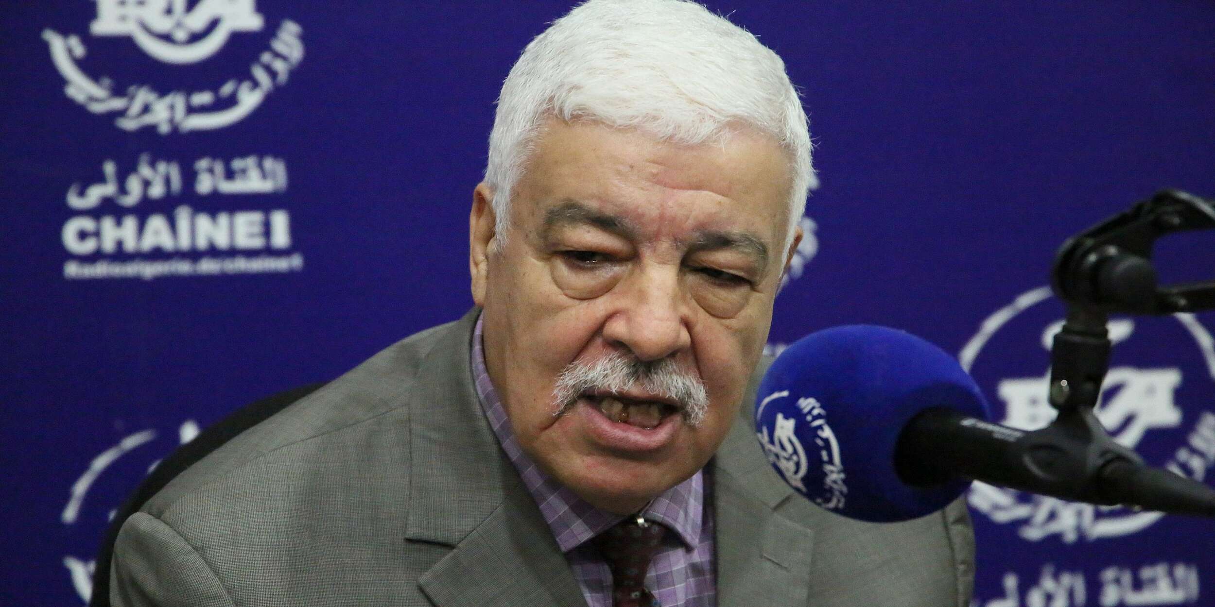 جدد التأكيد على أن المشروع يستجيب لمطالب الحراك.. لزهاري يحذّر من الترويج المغرض للمادة 51 من الدستور
