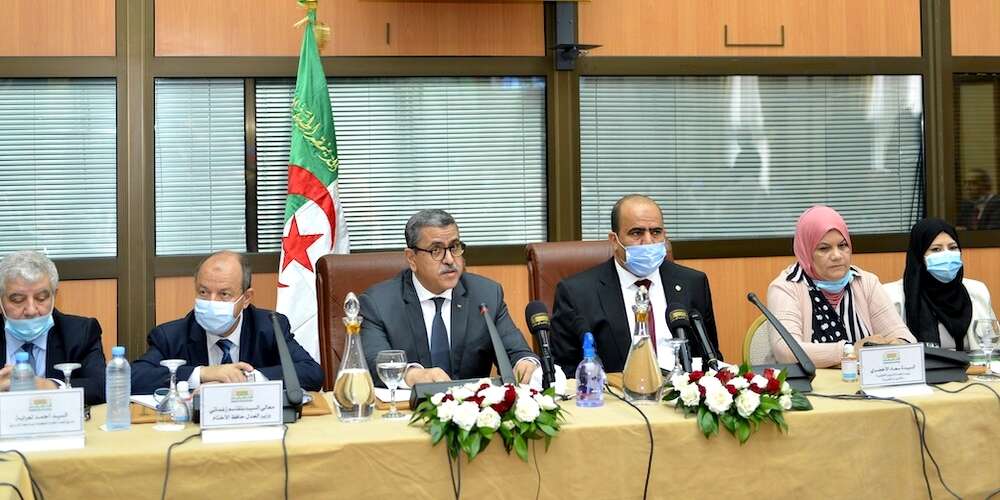 أكد أن الدستور سيكون انطلاقة لبناء جزائر جديدة, جراد: نحن نحارب يوميا الفساد والمفسدين