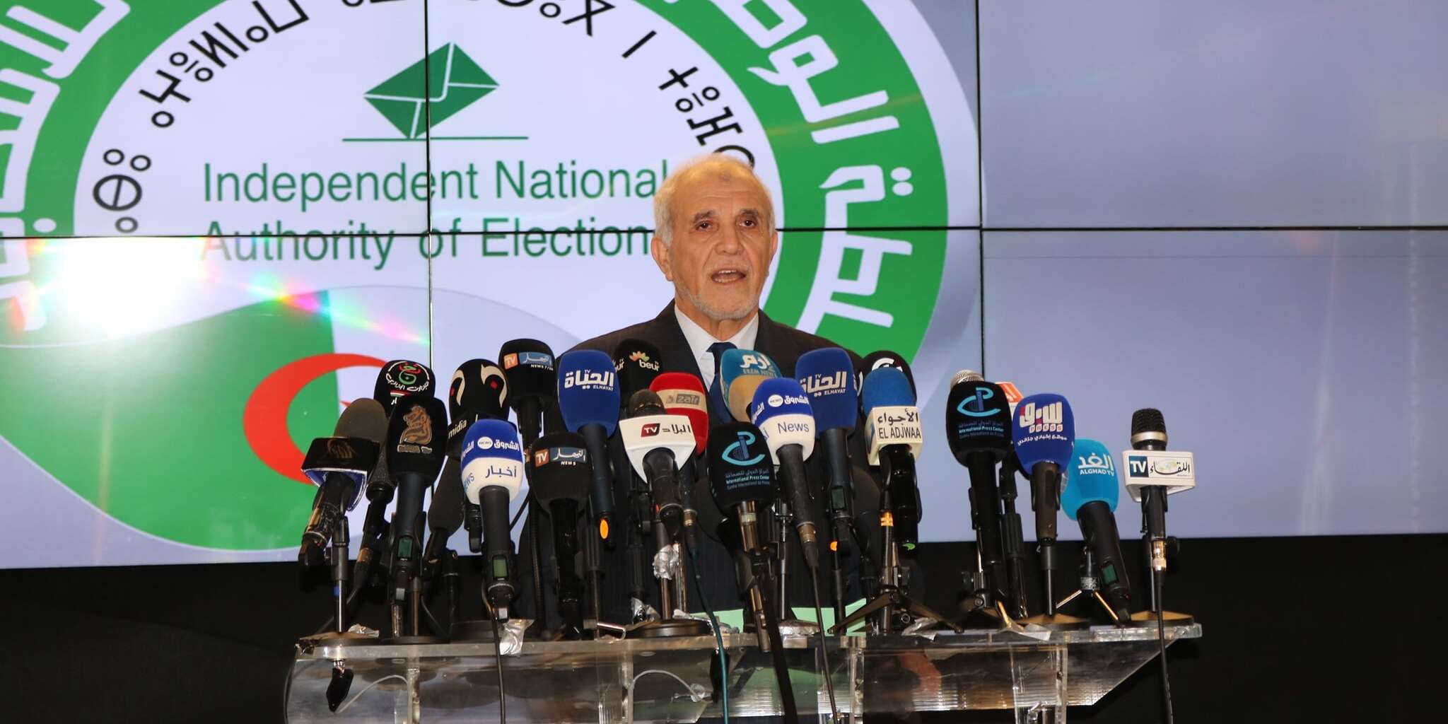 أكد أن “الفساد” في الانتخابات زعزع ثقة المواطن في الحكام، شرفي: اعتمدنا بروتوكولا صحيا عالي المستوى في الاستفتاء