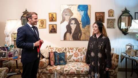 منحها أعلى وسام فرنسي.. إيمانويل ماكرون: التزمت لفيروز بأن لبنان سيكون أجمل
