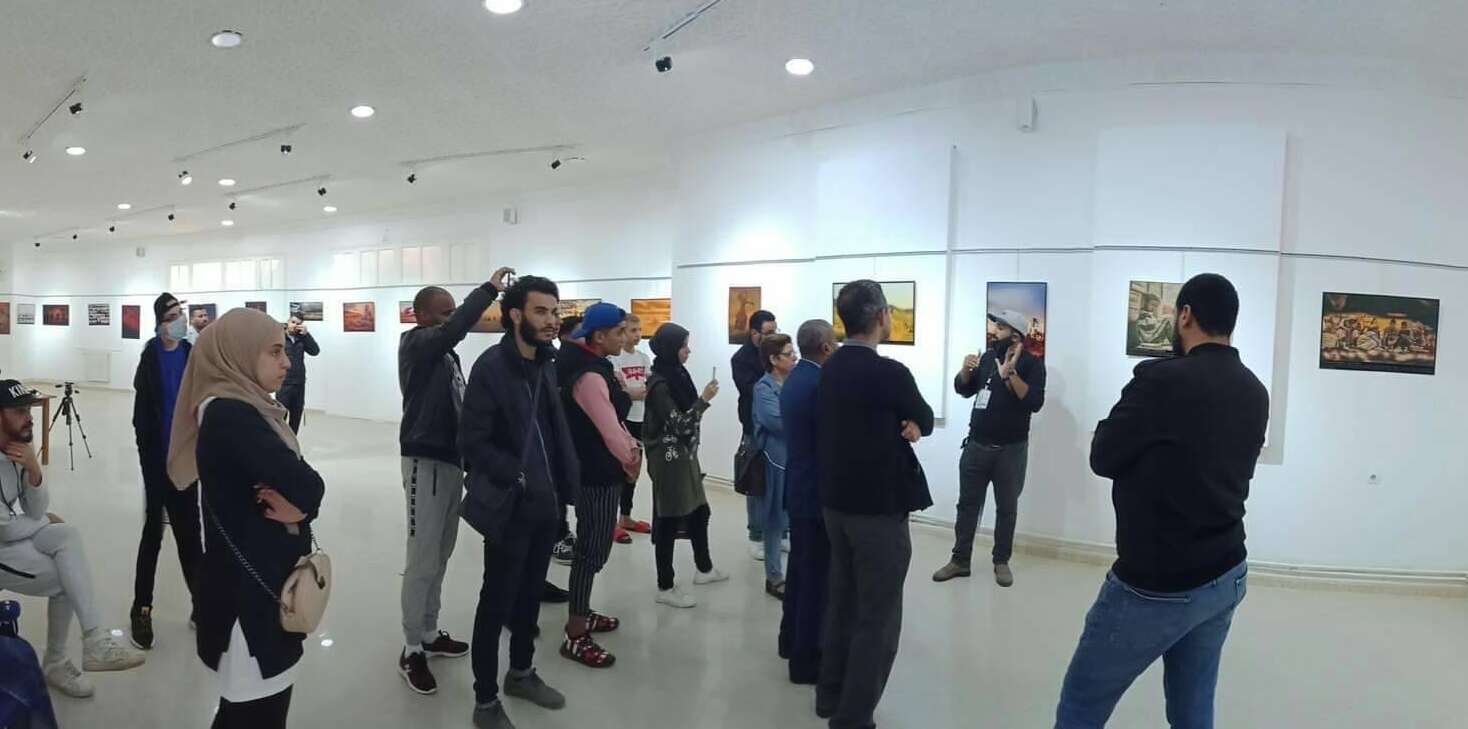 النعامة : المبادئ الأساسية في التصوير محل ورشة تكوينية بدار الثقافة