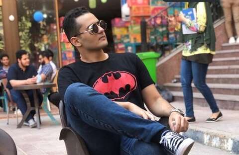 محمد رمضان يفاجئ النساء بـ “الشرع حلل أربعة”