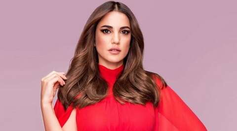 درة تخرج عن صمتها وتوضح مسألة زواجها