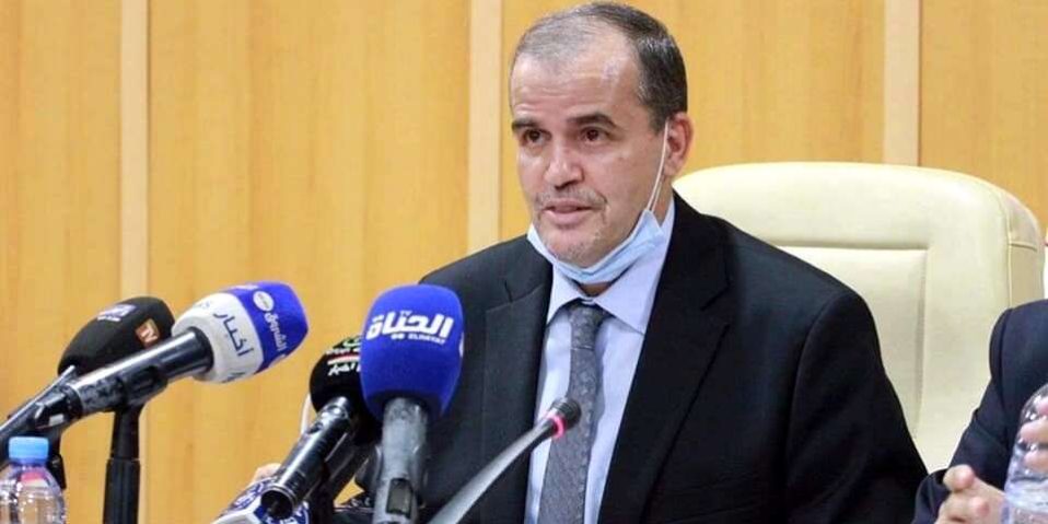 رزيق  يلزم  مدراء التجارة بالصرامة في تطبيق الاجراءات الوقائية