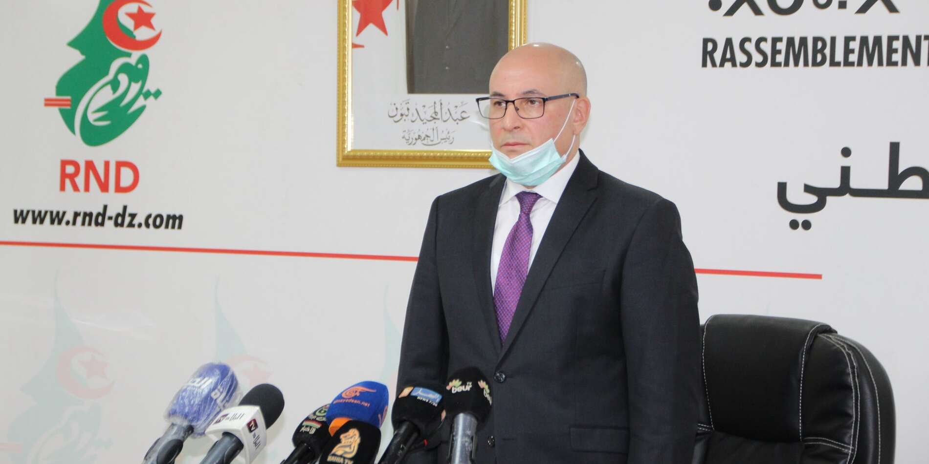 قال أنه يغلق الباب أمام كل التلاعبات بعناصر الهوية الوطنية،زيتوني: مشروع  الدستور سيحصن المدرسة الجزائرية من الاختلالات السابقة
