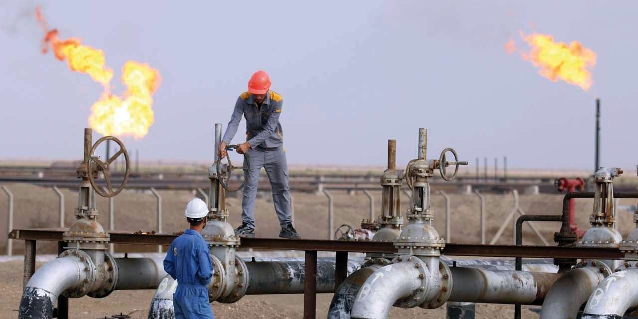أسعاره تعرف قفزة نوعية وعطار يشير لإمكانية تمديد “أوبك” تخفيض الإنتاج.. توقع تجاوز أسعار النفط 50 دولارا مع الأشهر القادمة