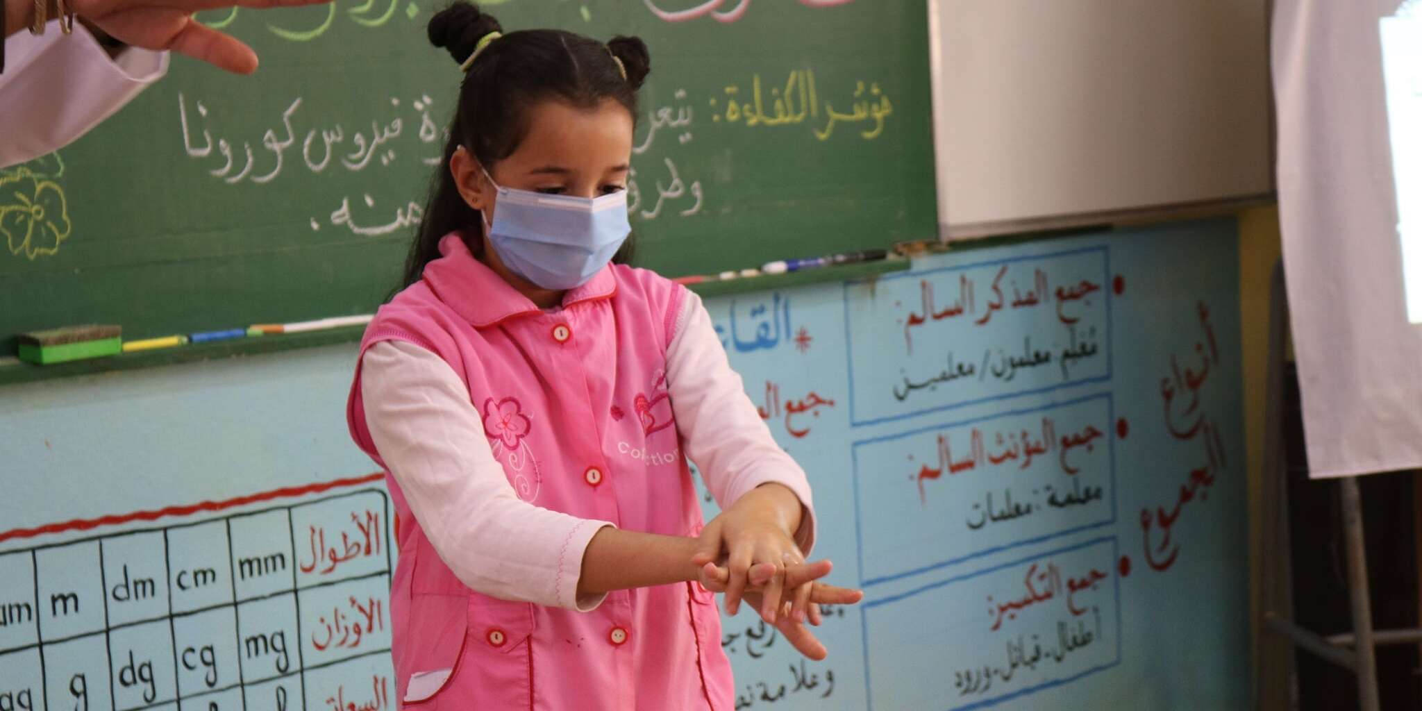 توزيع مستلزمات وقائية على مختلف المدارس بوسط مدينة بومرداس