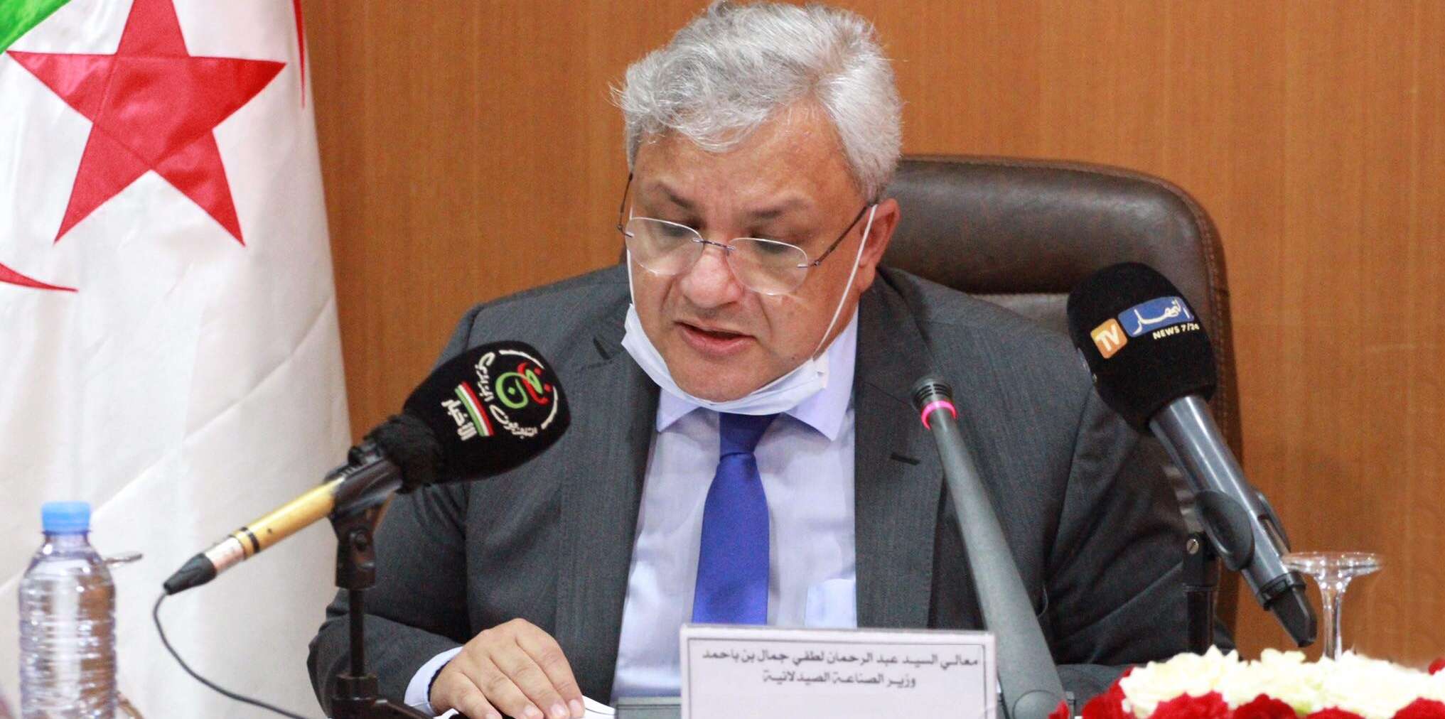 وزير الصناعة الصيدلانية  يرد على إشاعة ندرته: ” الأوكسجين الطبي متوفر بالمستشفيات”