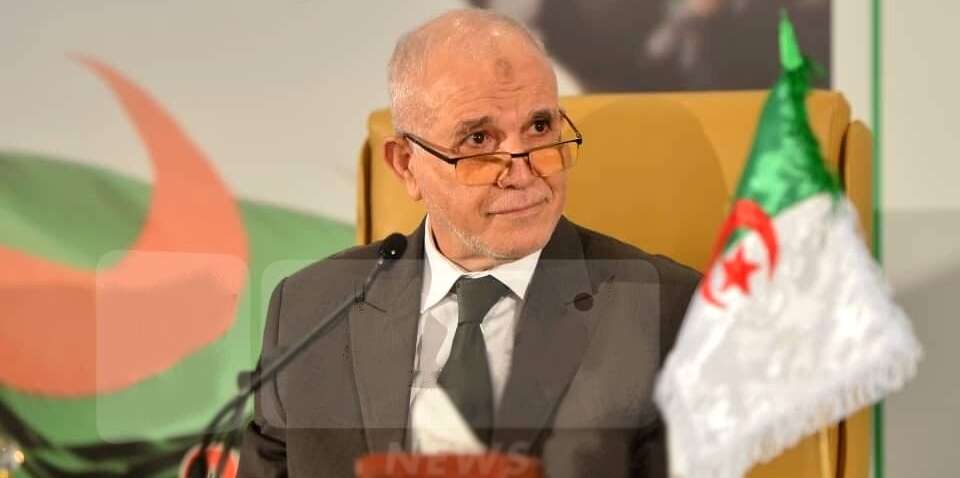 ” كسبنا رئيسا حلالا ودستورا حلالا “… تراجع نسبة المشاركة في الاستفتاء يعود إلى تفشي فيروس كورونا