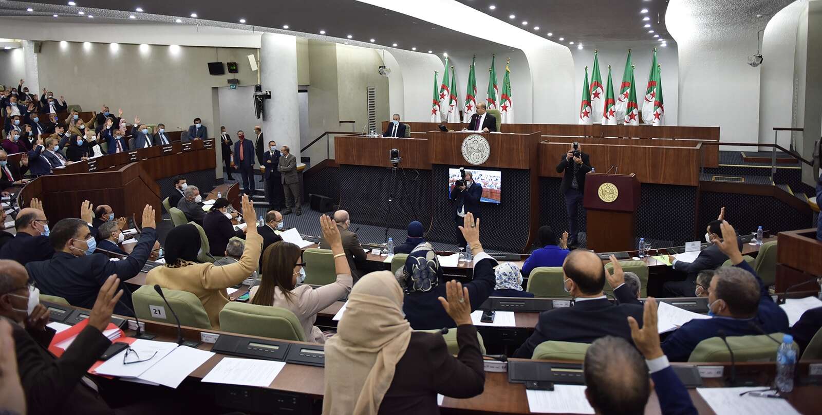 عقوبات مشددة تصل إلى المؤبد والإعدام.. البرلمان يصادق على قانون مكافحة الاختطاف بالإجماع