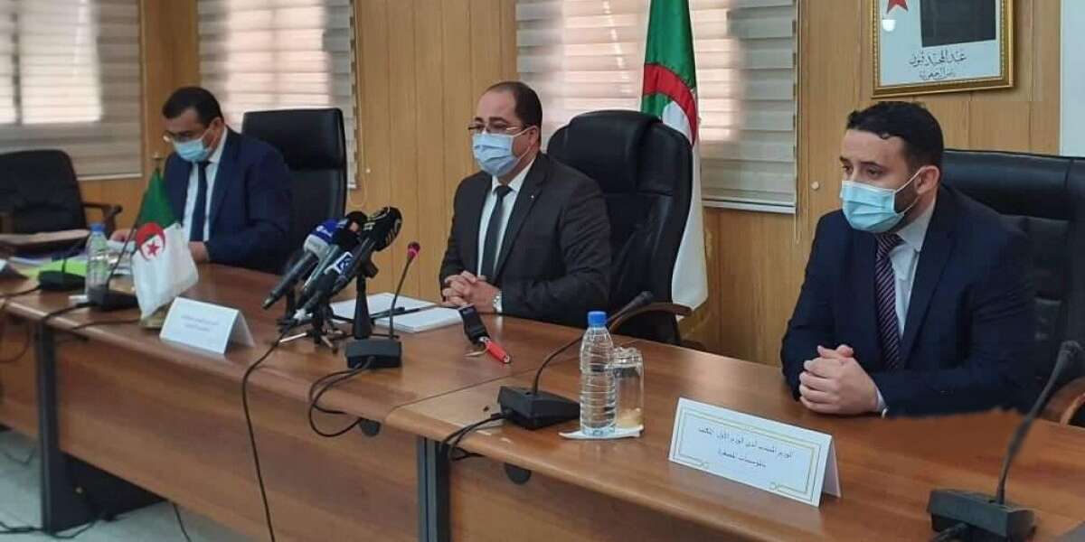 وزير البريد والمواصلات السلكية واللاسلكية، إبراهيم بومزار: قطاع البريد سيرافق القطاع المنجمي في استغلال مناجم الذهب بالجنوب