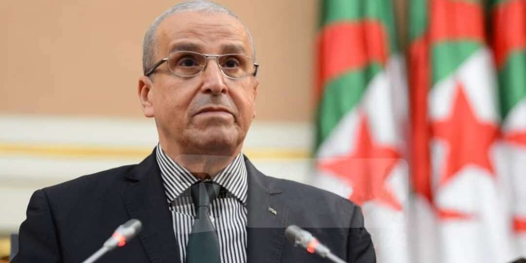 دعاهم إلى التسجيل قبل السبت القادم.. بن زيان: “منصة إلكترونية لإجلاء الطلبة العالقين بالخارج”