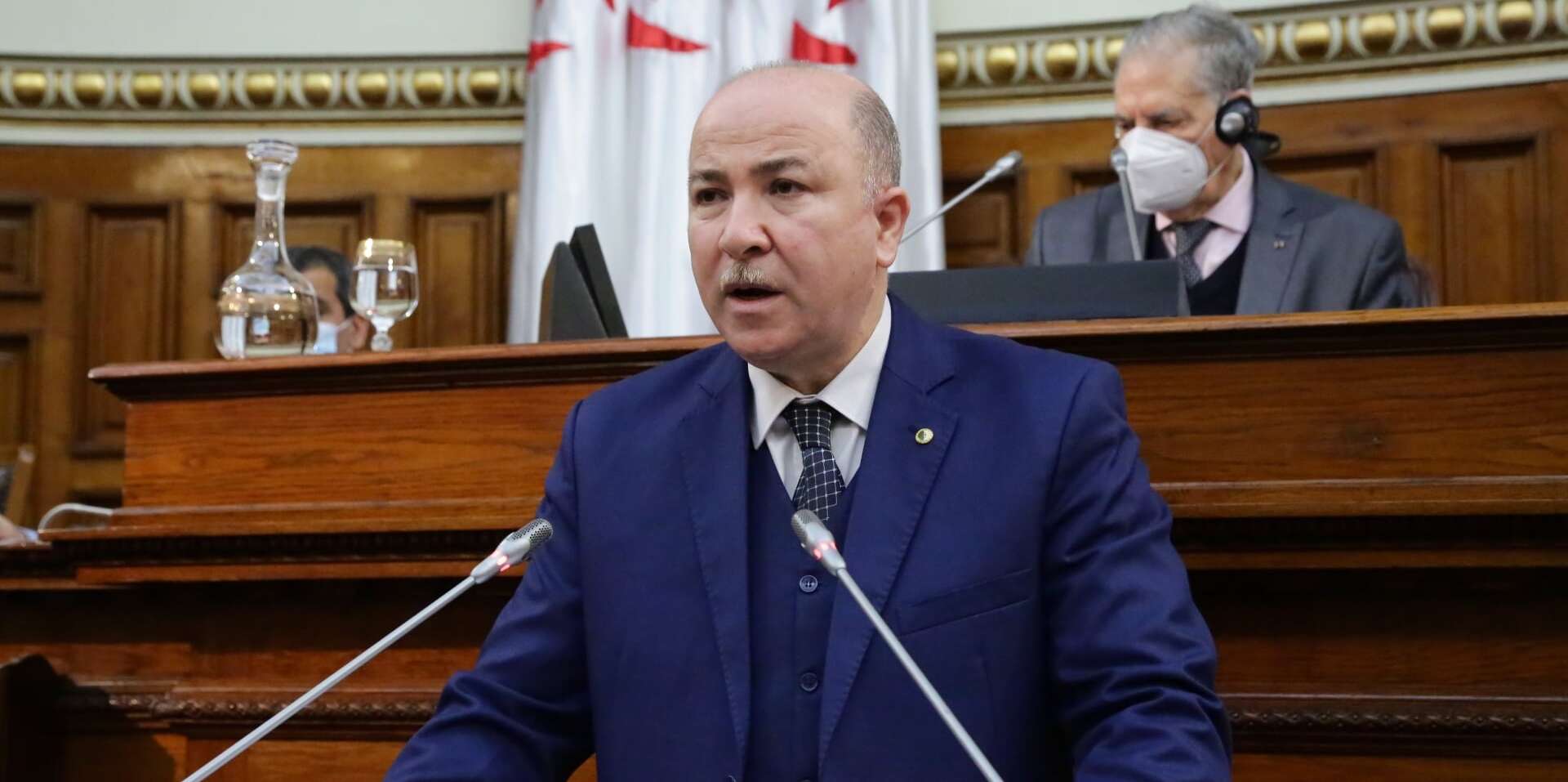 ♦ الحكومة خصصت ميزانية لاستيراد لقاح كورونا.. ♦ إعادة جدولة ديون المؤسسات التي تواجه صعوبات مالية