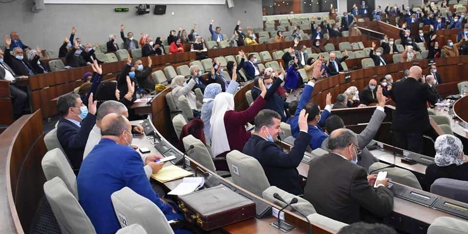 النواب الذين مارسوا عهدتين برلمانتين ممنوعون من الترشح للانتخابات التشريعية 