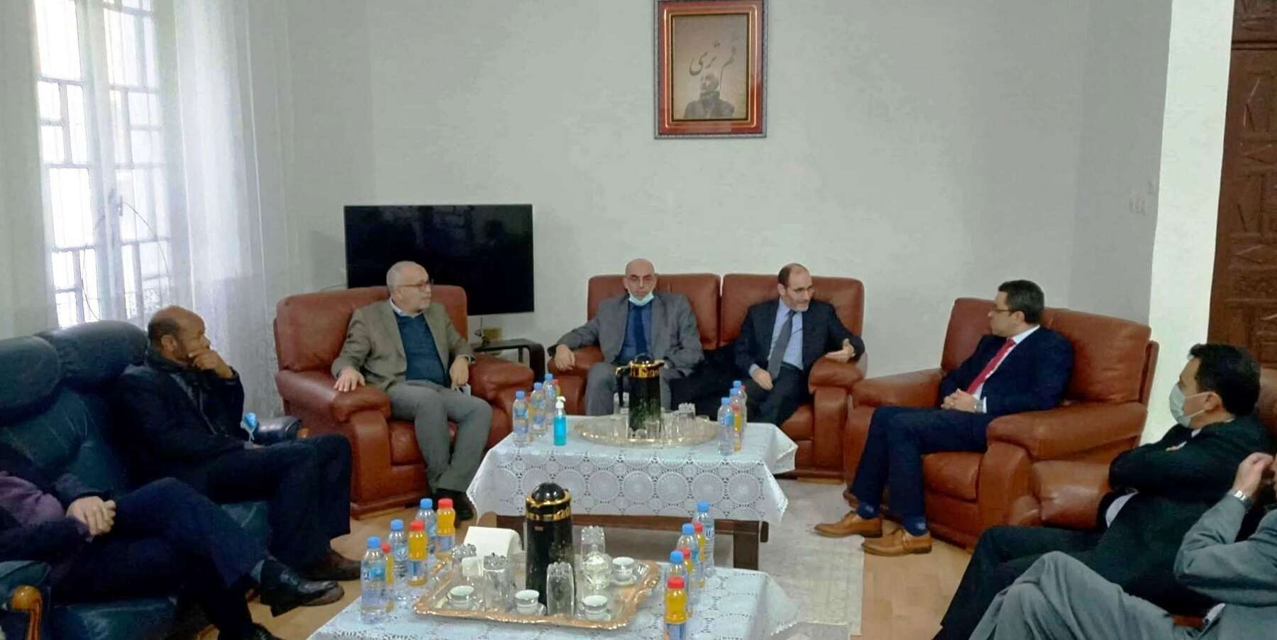 الأفافاس يناقش مع مقري القضايا السياسية الراهنة