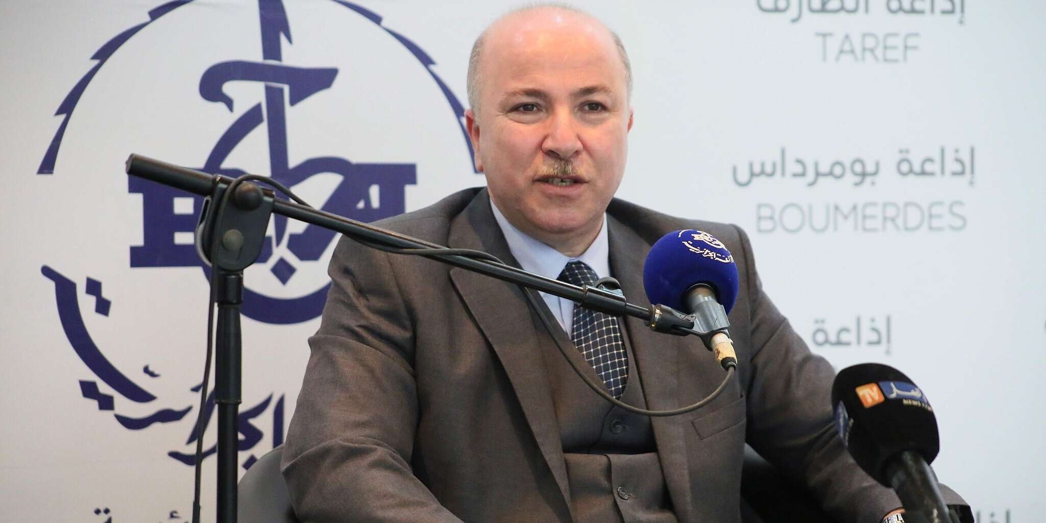 ” اعفاءات ضريبية  لصالح  الشباب المستثمر “… تغييرات عميقة ستنطلق الأسبوع المقبل على البنوك