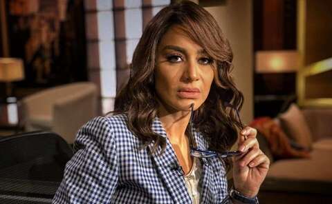 بسبب مركز تجميل.. بسمة وهبة تعلن إصابتها بشلل في الوجه