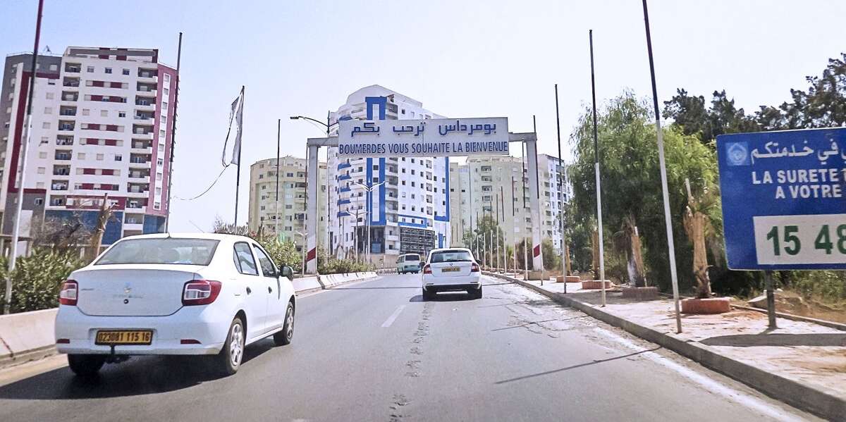 لمحاربة فيروس “كورونا”.. منع الأعراس وحفلات الختان بولاية بومرداس