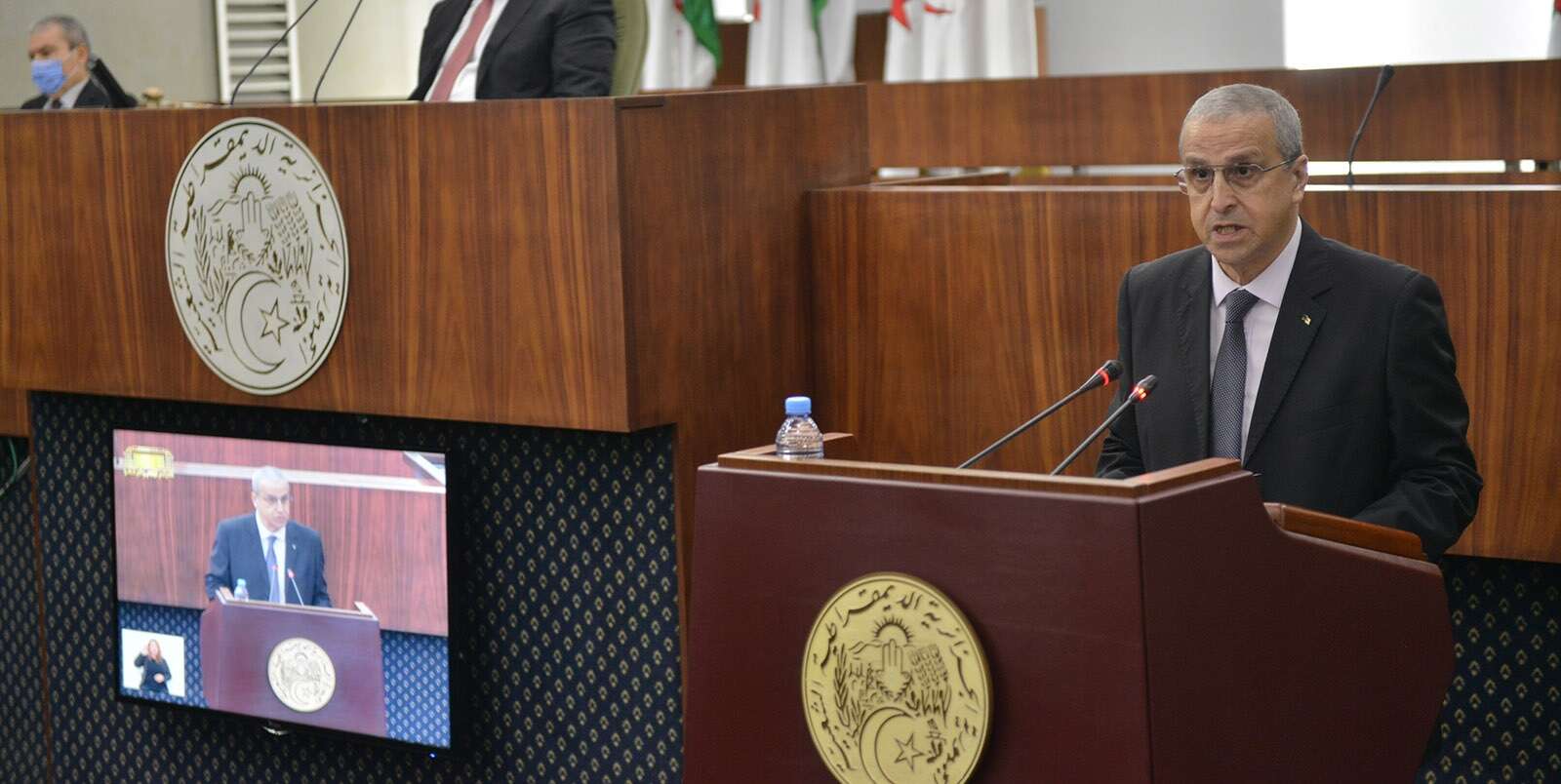 من خلال مشروع قانون أساسي خاص بهم.. جراد يسدي تعليمات لبن زيان لتسوية ملف توظيف حملة “الدكتوراه” 