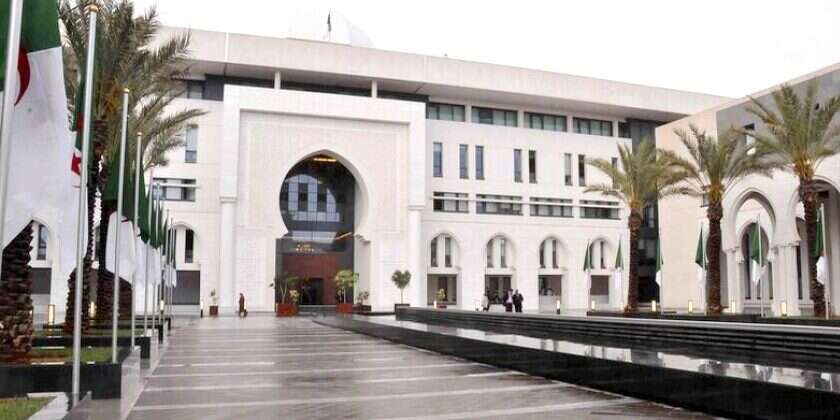 اجتماع كل سفراء وقناصلة الجزائر في ثلاثة أيام برئاسة لعمامرة