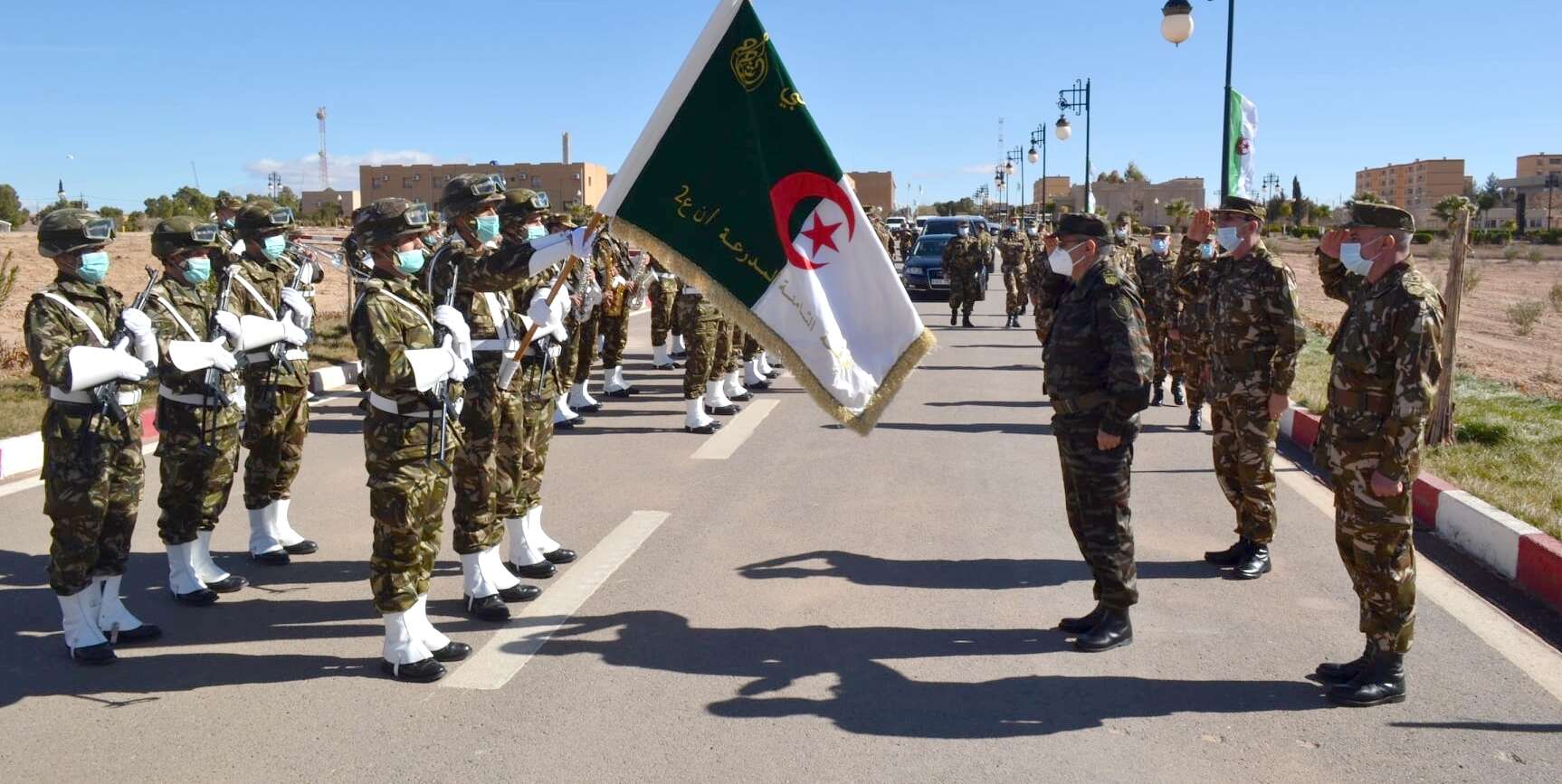 قائد القوات البرية يحث أفراد الجيش على مضاعفة الجهود للرفع من القدرات القتالية