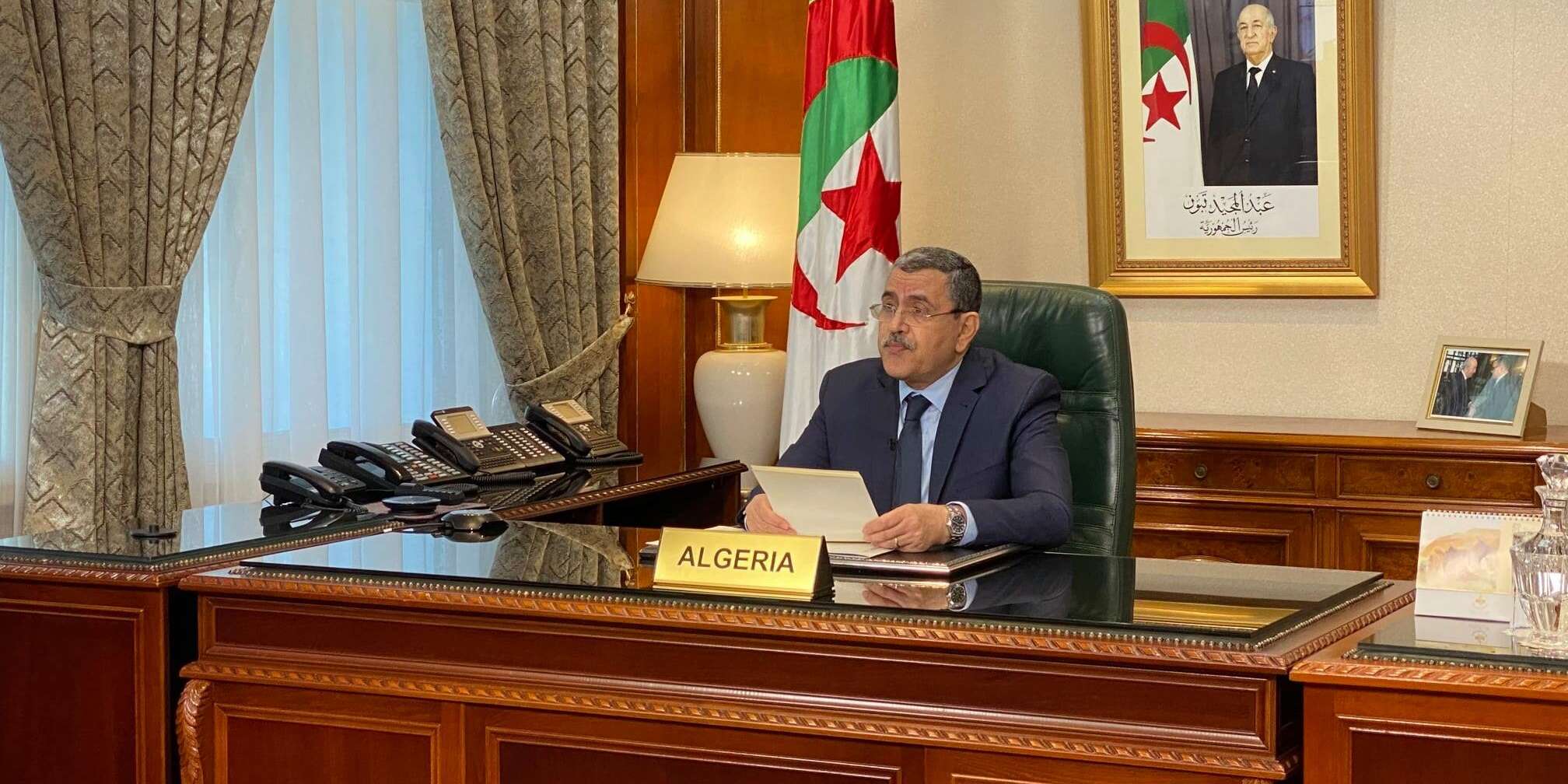 جراد يدرس مشاريع مراسيم حماية جامع الجزائر واعتماد المؤسسات الصيدلانية