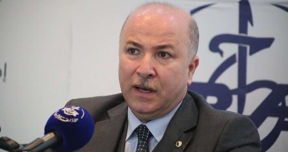 وزير المالية يناقش أفاق  تطوير شركة أوريدو رفقة رئيس  المجمع