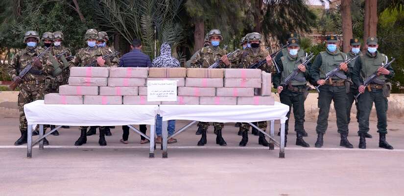 توقيف 34 تاجر مخدرات وحجز 15 قنطار من الكيف المعالج 