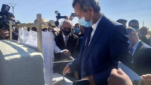 بن بوزيد يضع حجر أساس بناء مستشفى أمراض الكلى بولاية أولاد جلال