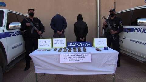 الشلف: توقيف إثنين من باعة المخدرات وضبط 1 كلغ من الكيف المعالج