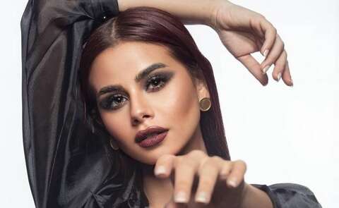 منة عرفة في فيديو صادم: يدي احترقت وأحتاج لأشعة على المخ وكلابي ماتت بسبب الحسد