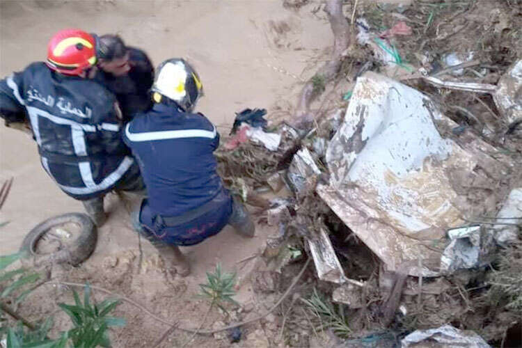 الشلف: 500 عون حماية مدنية للبحث عن المفقودين في فيضانات وادي مكناسة