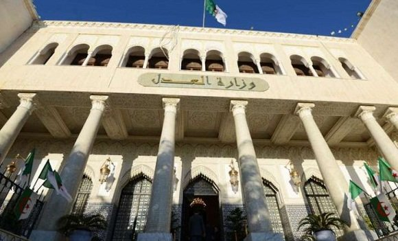 وزارة العدل: ملتقى حول أهمية حماية المرأة بالمدرسة للقضاء بالقليعة