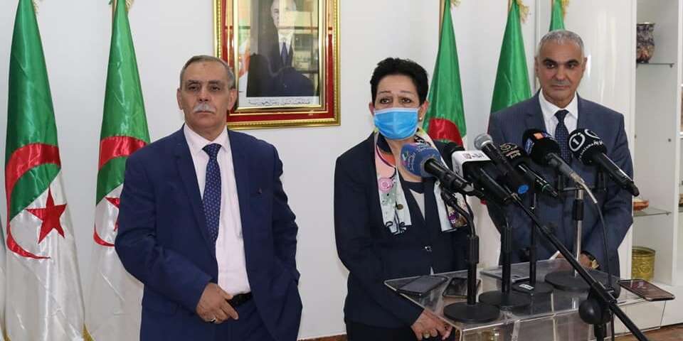  فتح الأغلفة الخاصة بمناقصة نزع مادة الأميانت بمصانع الاسمنت في 25 أفريل