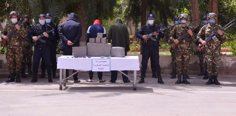 توقيف 40 تاجر مخدرات وحجز 24 قنطارا من الكيف المعالج على حدود المغرب