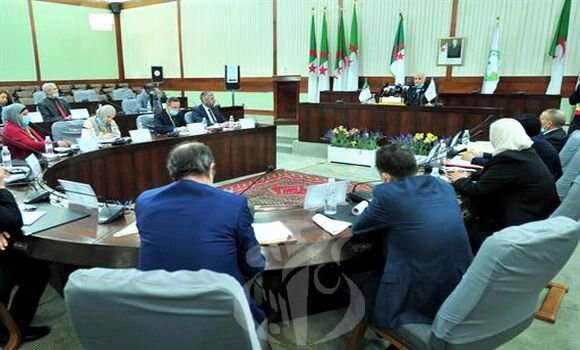 تنصيب لجنة توزيع الحيز الزمني للمترشحين للتشريعيات ولجنة متابعة الدعاية الانتخابية