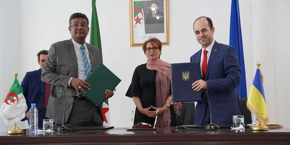 فيما سيحافظ الصالون الدولي للكتاب على موعده مع تمديد مدته.. ترسيم السابع من جوان يوما وطنيا للكتاب والمكتبات