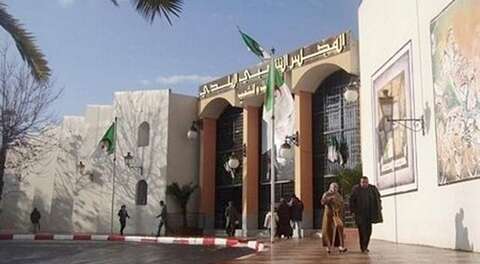 في قضية الحاويات المطمورة.. البراءة لرئيس بلدية سطيف السابق