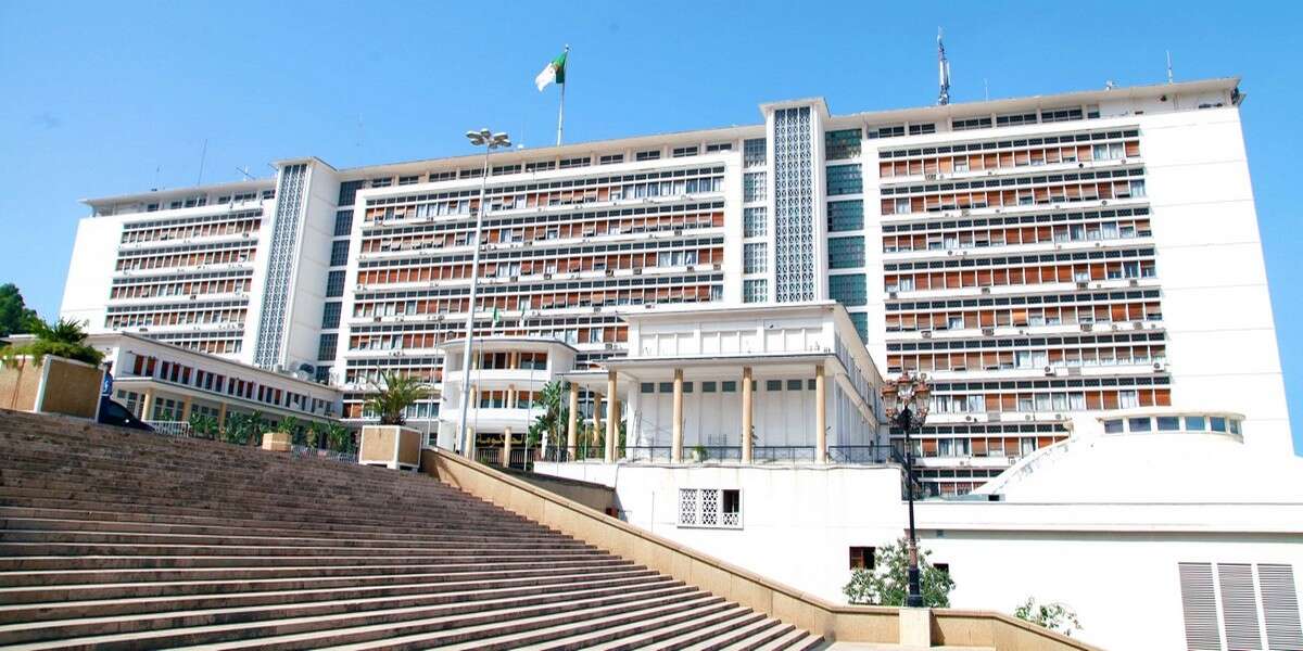 وزارة الداخلية تمنع المنتخبين المحليين المترشحين من مزاولة عملهم طيلة عمر الحملة